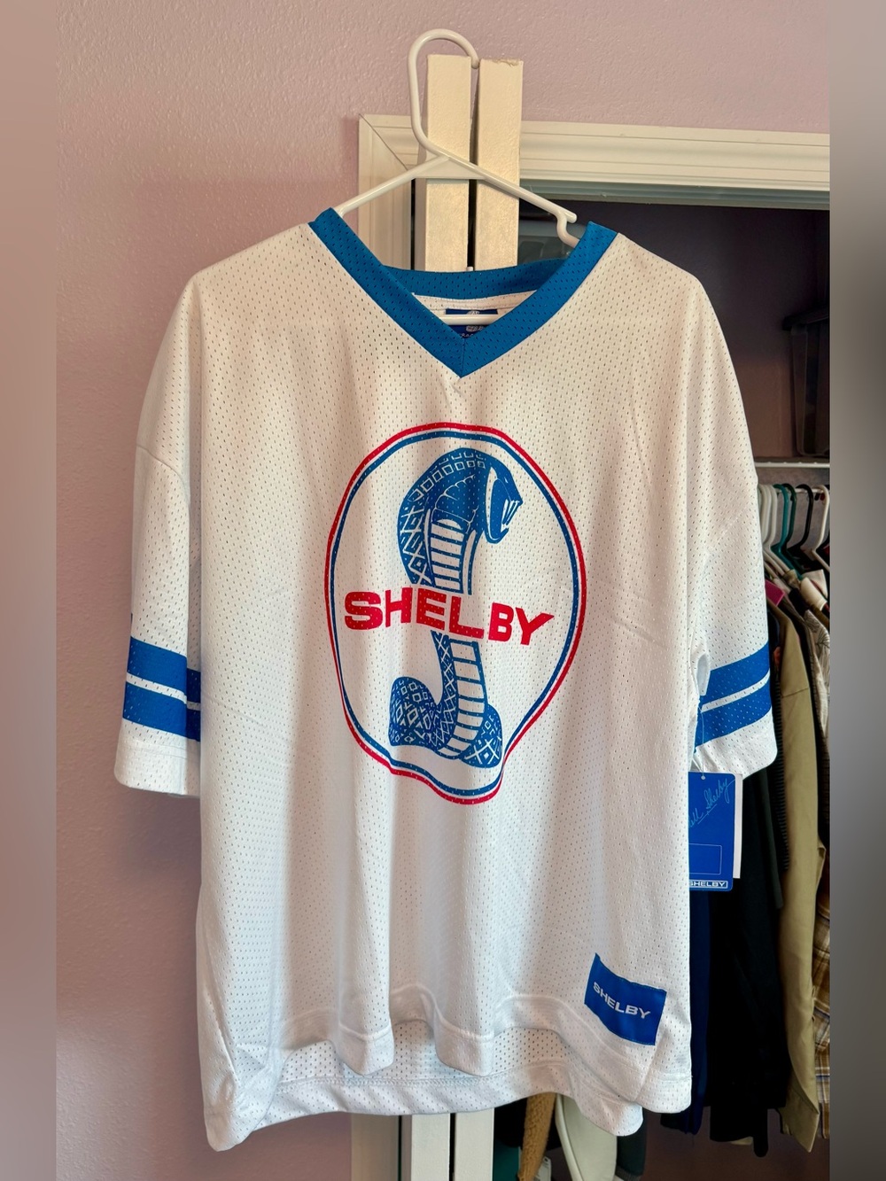 Ford Shelby White “Road Trip” Men’s XL V-neck Short Sleeve Jersey. NWT